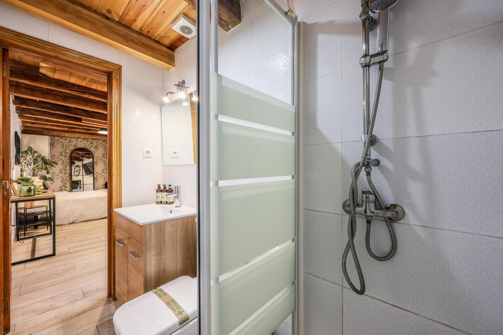 AmazINN Places Noviciado 11 Madrid Exterior foto