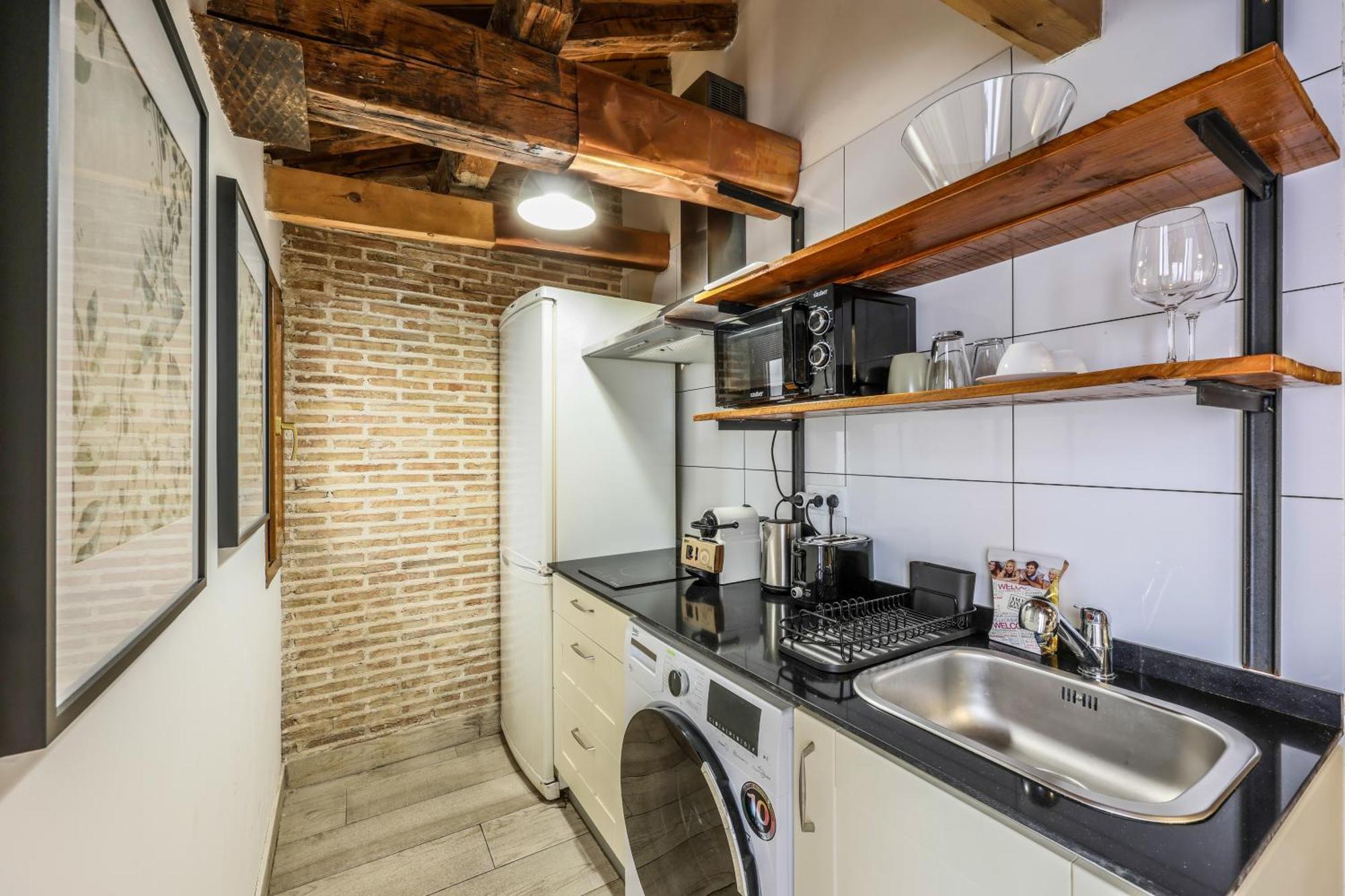 AmazINN Places Noviciado 11 Madrid Exterior foto